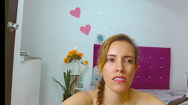 chantalsemenova1のライブXXXチャット