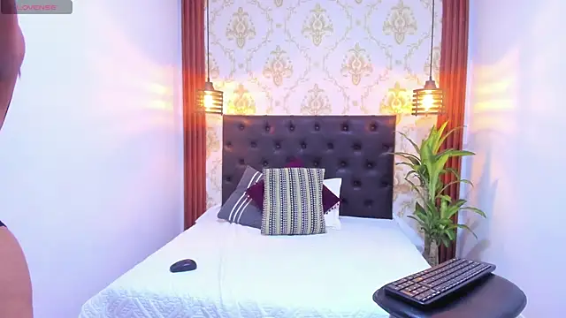 Show de silvanadelatorre na webcam