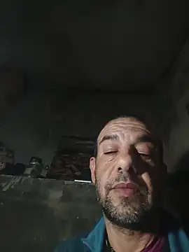 Voy_a_reventarte Show in webcam