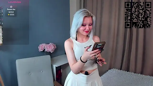 GoldenLenarz's Live XXX Chat