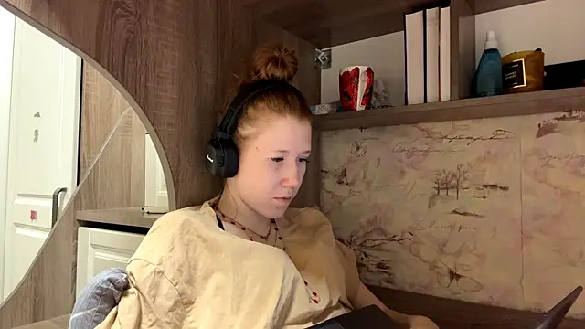 KiraNice1 Webcam-Show