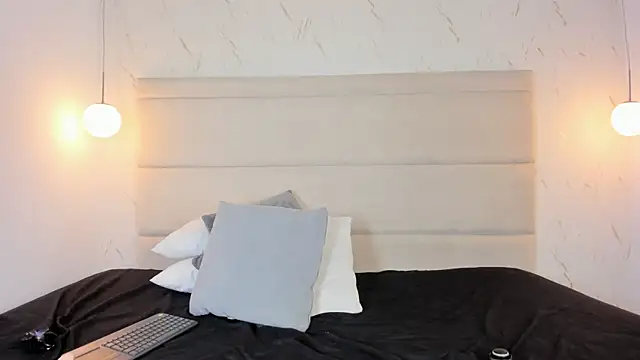 Show de honeyannyy na webcam