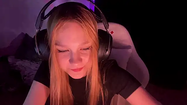 axin_burnell's Live XXX Chat