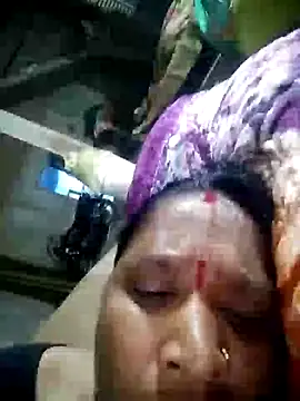 Loomaraj লাইভ XXX চ্যাট