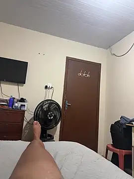 Show modela morenaolizinho na web-kameri