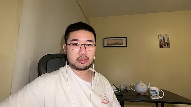 Pertunjukan Kamera Web jasonryu2025