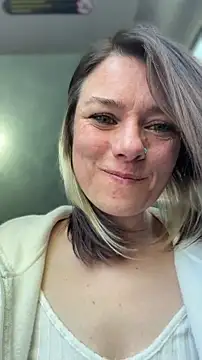 LadyLena1 Adlı Modelin Canlı XXX Sohbeti