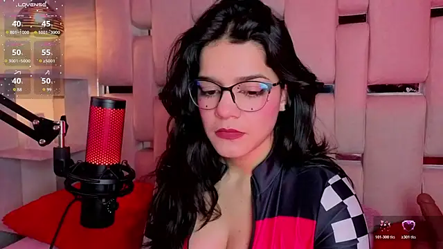 ValerieKay_ Chat XXX in diretta