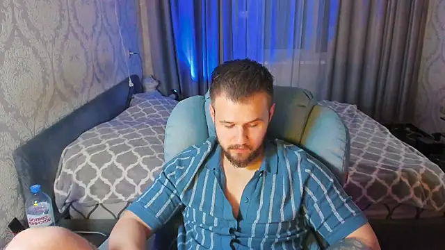 Vladik_bのウェブカメラショー