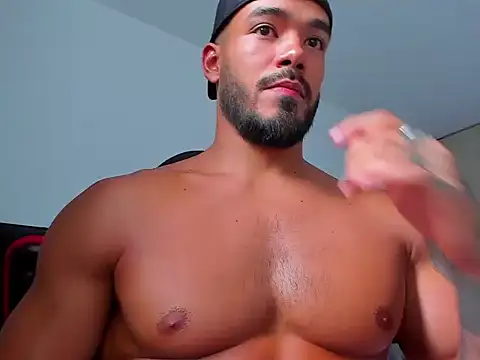 Alexander_Martines: διαδικτυακό σόου στην κάμερα