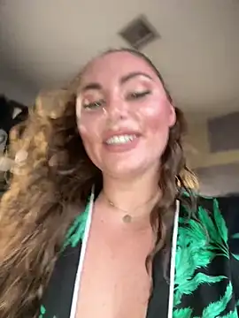 lovely_beast Show in webcam