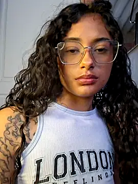 XXX chat uživo modela morocha231