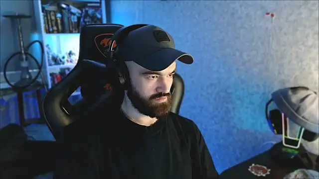 _Mostly_ Live XXX-chat