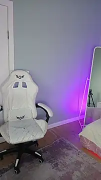 Chat +18 de Waifu_Ketrin ao vivo