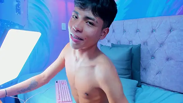 MaxiWildd webkamerás műsora