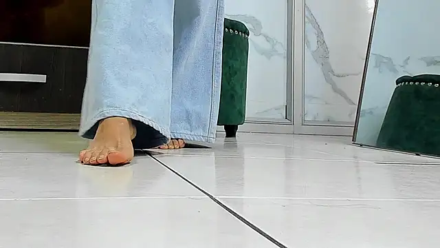 AmiraDulcee Webcam-Show