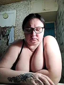 Holly-69 live XXX chat