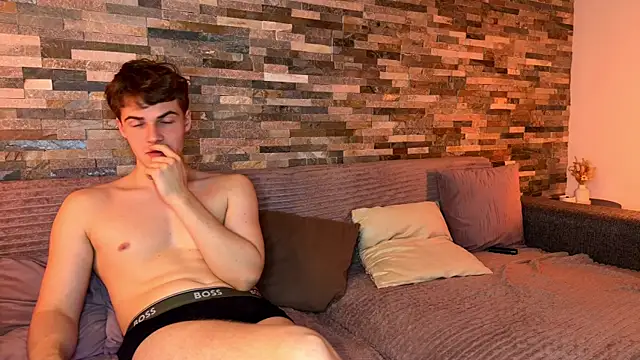 Aurora_Asti Show Webcam