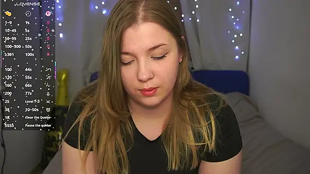 CuteSharloti's Live XXX Chat