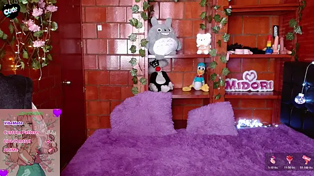 MidoriQuiinn's Live XXX Chat