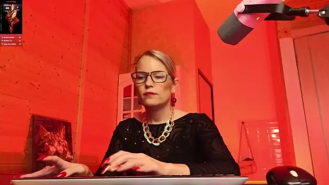 Lady_Shine élő XXX-chatje