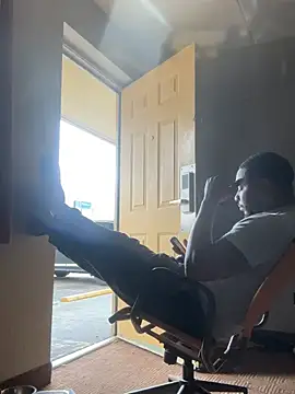 Stressreliever82's Live XXX Chat