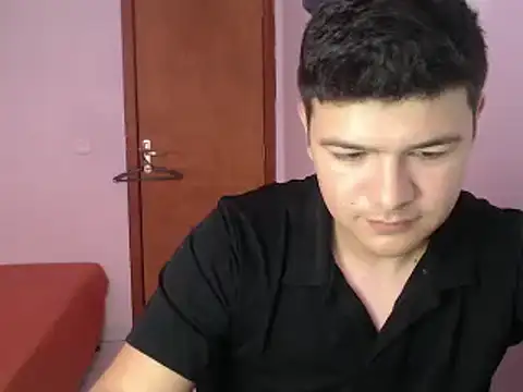 Plug_Control Adlı Modelin Canlı XXX Sohbeti