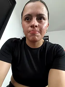 ALEJA__22 网络视讯表演