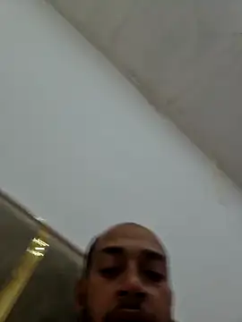 عرض كام QueueedActivist