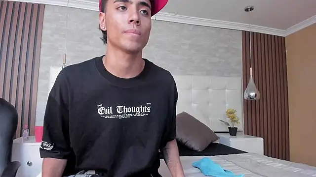 DannTaylorのライブXXXチャット