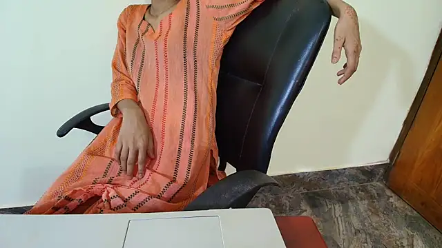 Shiuli_b 即時 XXX 聊天