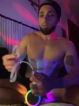 Mohdollmen: διαδικτυακό σόου στην κάμερα