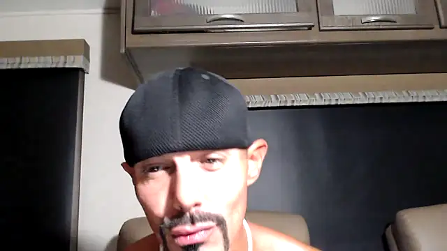 ThickD2C: вебкам-шоу