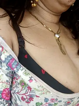 Aarna111のウェブカメラショー