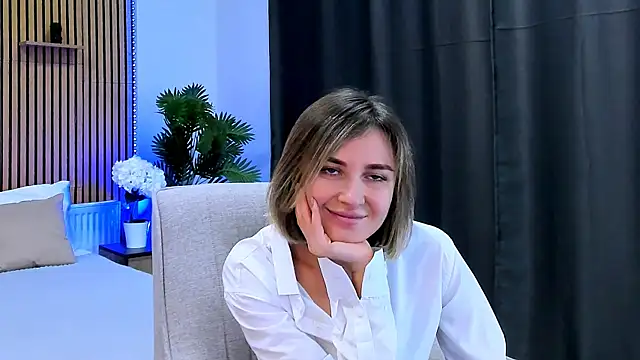 EmeraldGlow's Live XXX Chat