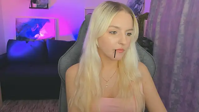 ViolaMore Adlı Modelin Canlı XXX Sohbeti