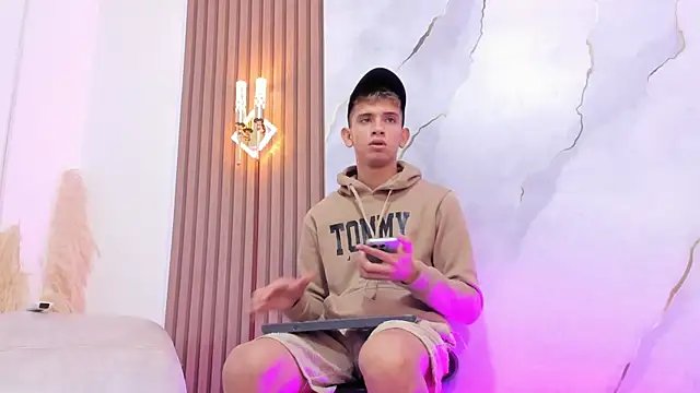 Ethanhot_os 网络视讯表演