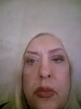 Show modela Julia20X na web-kameri