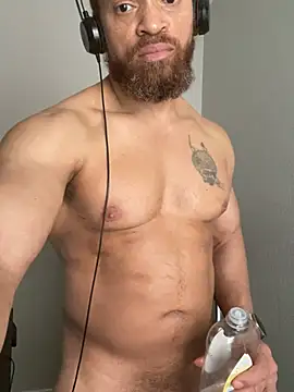 Fathero1timeのライブXXXチャット