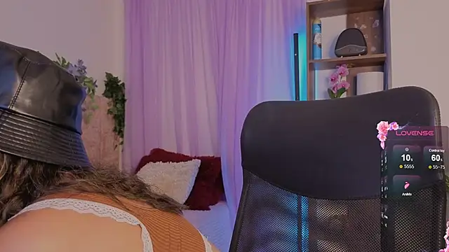 emilyrouxeのライブXXXチャット