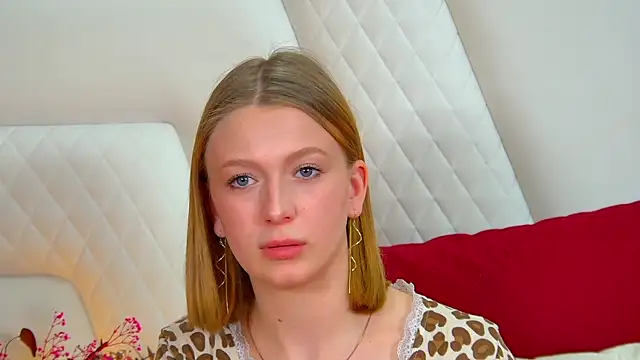 BeatriceBinocheのライブXXXチャット