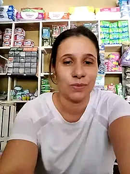 MIA-LARIOS' Live XXX Chat