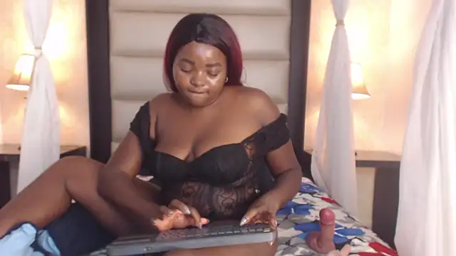 SaraThomass Live XXX Chat