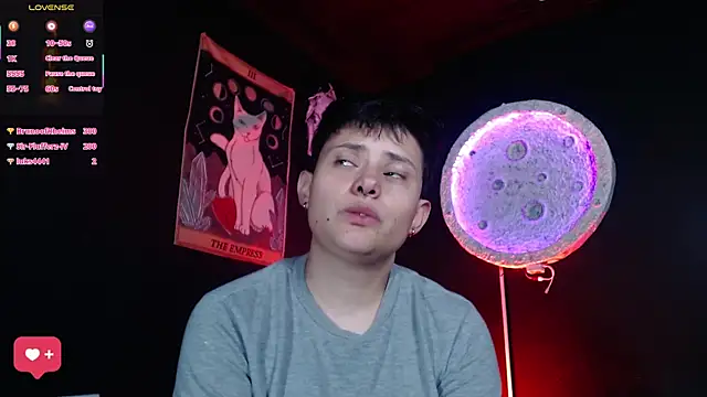 girl_intense444 Chat XXX in diretta