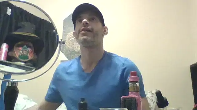 hailzeffn: διαδικτυακό σόου στην κάμερα