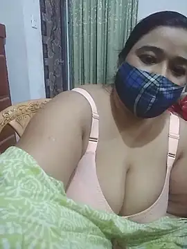 momo_loves' Live XXX Chat