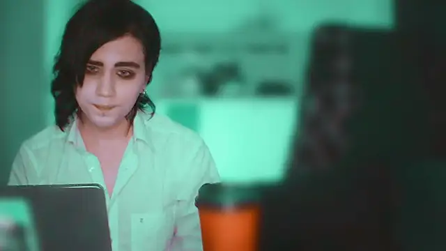 sademobeer Live XXX-Chat