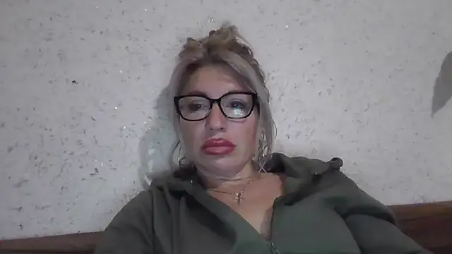 Chat +18 de fox_red_lady7 ao vivo