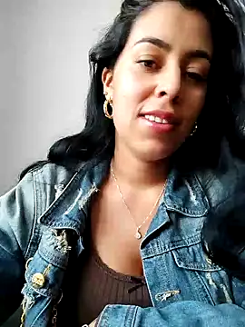 Luianna's Live XXX Chat