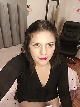 paulina_coxx Adlı Modelin Canlı XXX Sohbeti